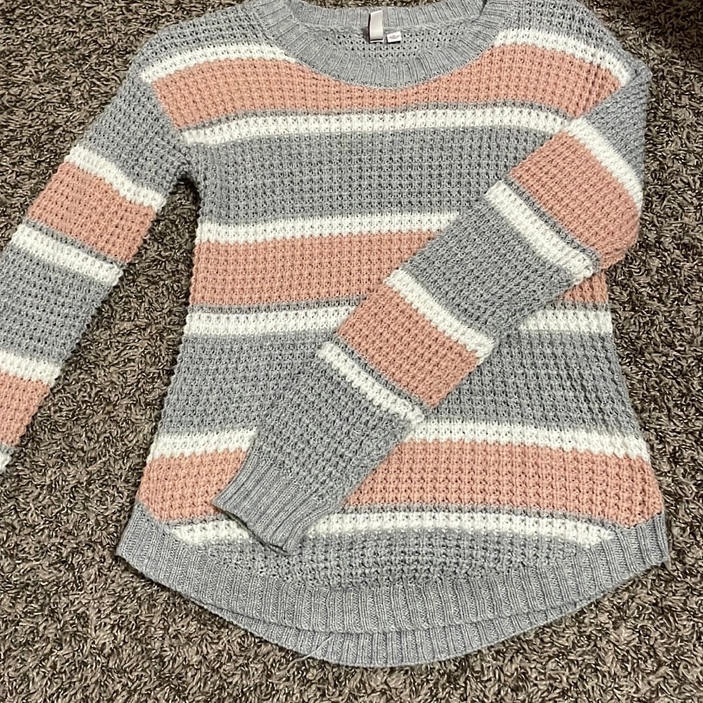 So girls colored sweater